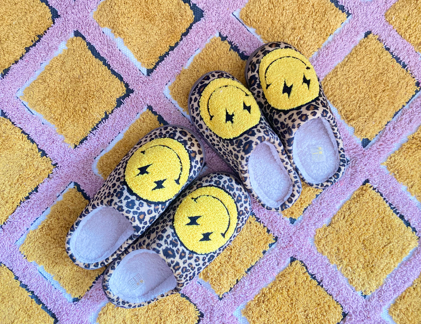 LEOPARD SMILEY | COMFY SLIPPERS